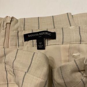 New without tags, never worn.  Banana Republic paper bag skirt, belted.  Size 12